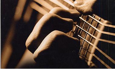 20070225031139-guitarra.jpg